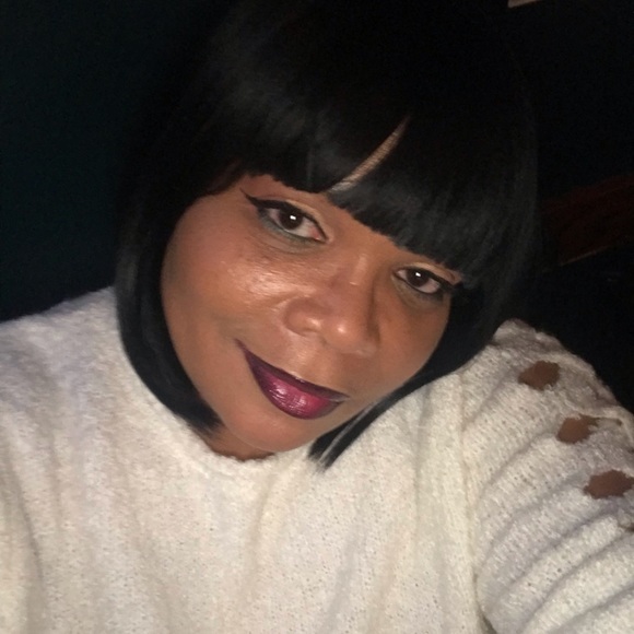 Meet your Posher, Letatia - Picture 2 of 2